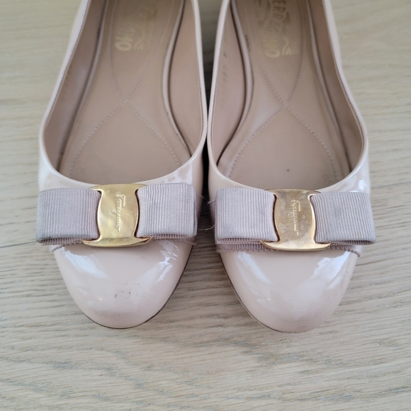 ❤️SALVATORE FERRAGAMO VARINA PATENT LEATHER BALLERINA FLAT (BLUSH PINK) - Picture 2 of 9